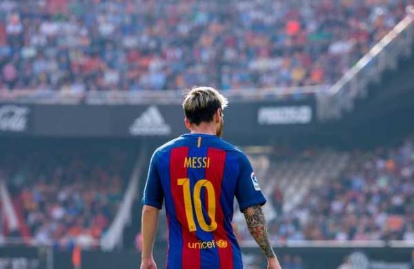 La 'cárcel de oro' de Messi: es el mejor pagado del mundo pero no le alcanza para dejar el Barça - C9N