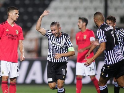 PAOK da la nota y elimina al Benfica de la Champions
