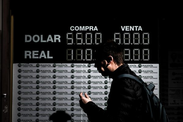 Argentina aumenta las restricciones para el acceso a dólares - MarketData
