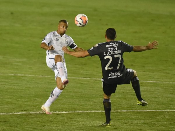 Olimpia rescata un valioso empate de Vila Belmiro