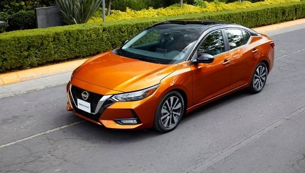 Un renovado Nissan Sentra llegó a Paraguay (con diseño claramente más deportivo)