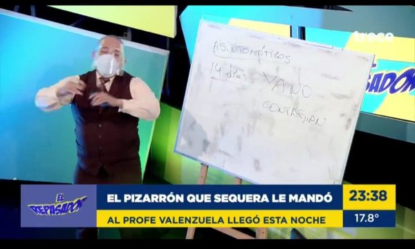 Profe Valenzuela recibió “pizarrón” de Guille Sequera (video)