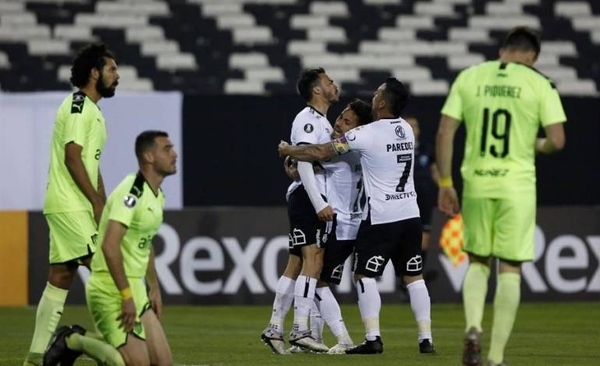 HOY / Colo Colo remonta a Peñarol y logra un triunfo que lo revitaliza