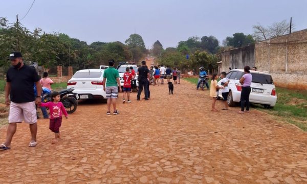 Vecinos acorralan casa de presuntos «robamotos»