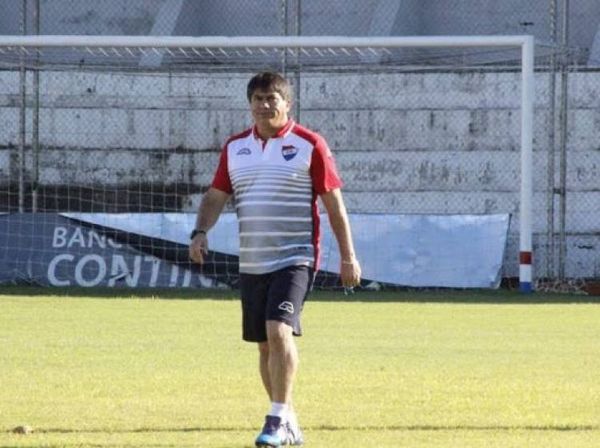 Adiós al Tiburón Torres y Nacional tiene nuevo DT