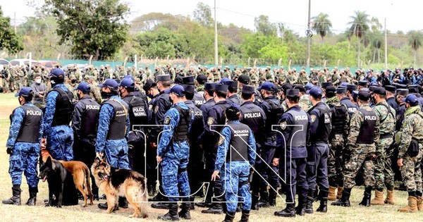 La Nación / Fuerte despliegue de agentes de seguridad en busca de Denis