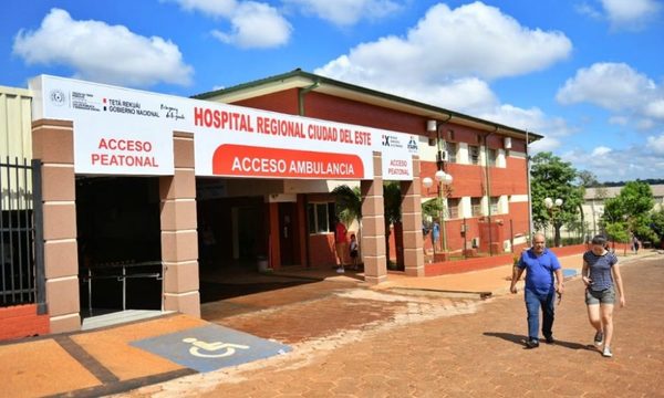 30 años de servicio del Hospital Regional de CDE