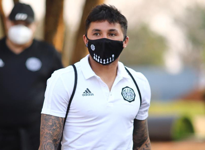 Olimpia rescinde contrato con Tabaré Viudez