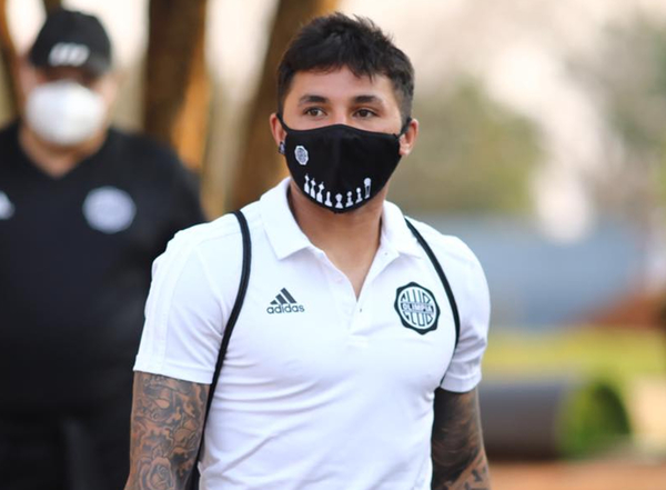 Olimpia rescinde contrato con Tabaré Viudez