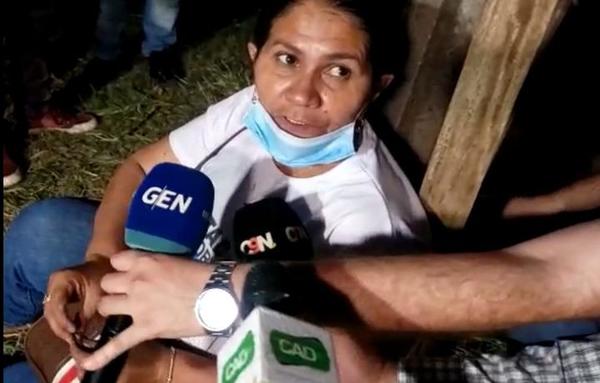 Obdulia Florenciano se crucifica frente a la FTC y emplaza al ministro del Interior