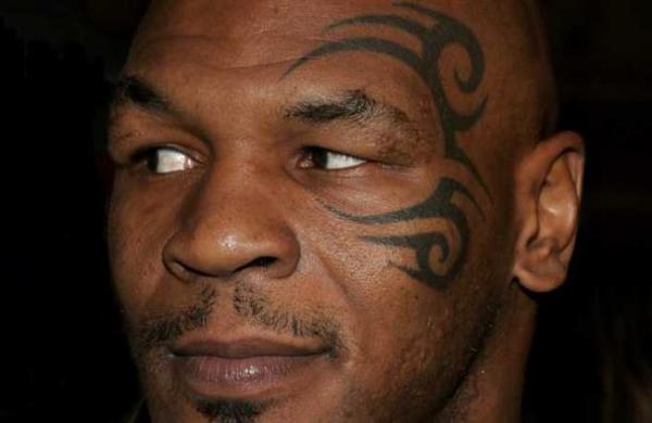 Nocaut involuntario: El brutal golpe de Mike Tyson en el rostro de su entrenador - C9N