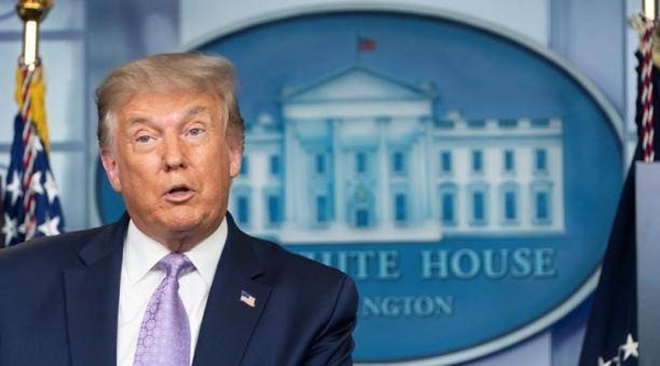 HOY / Trump contradice a expertos y promete 100 millones de dosis contra el COVID-19 para fin de año