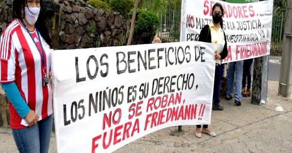 La Nación / Senado analiza pérdida de investidura de Friedmann