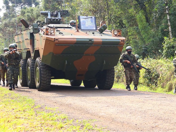 Ejercito del Brasil COMBATIRÁ tráfico y CONTRABANDO de CIGARRILLO en Lago de Itaipú