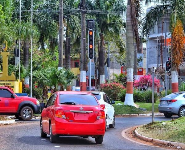 Semáforos en rotonda del Área 6 causan caos y quejas de los hernandarienses