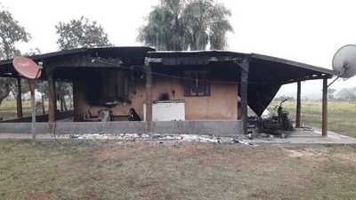 Queman retiro de estancia en zona del EPP - Megacadena — Últimas Noticias de Paraguay