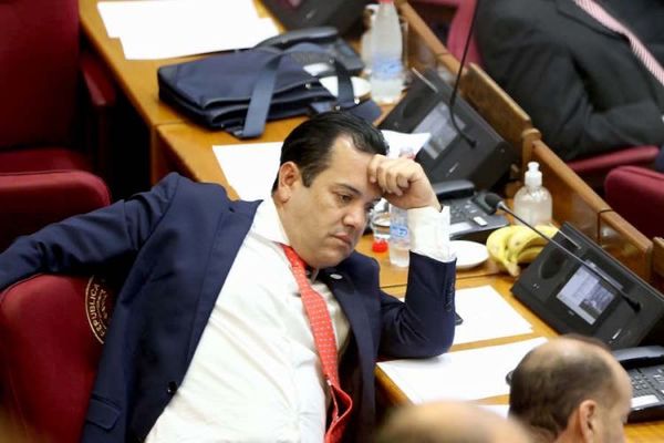 Senado decide postergar el pedido de expulsión de Rodolfo Friedmann