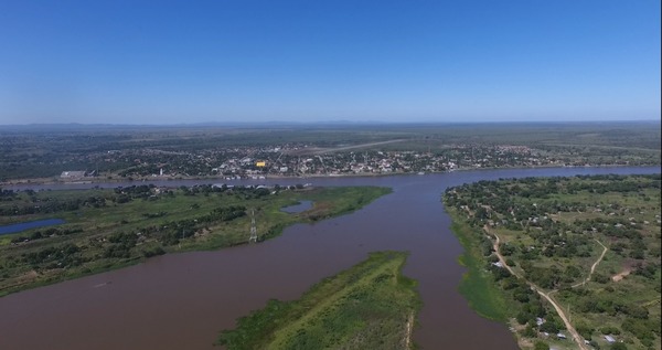 Carmelo Peralta: Búsqueda desesperada de una persona en el río Paraguay