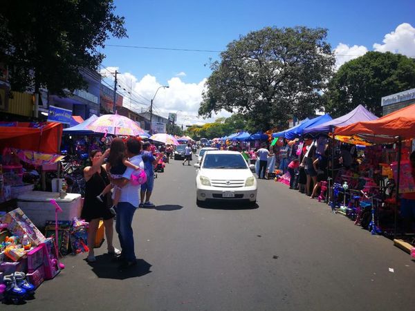 Piden desocupación de las zonas públicas de Asunción: "Las áreas libres son de los ciudadanos, no de los comerciantes" » Ñanduti
