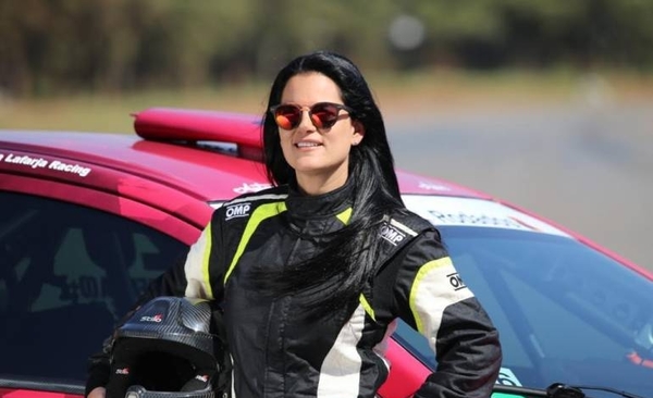 HOY / Andrea Lafarja: "Mis trofeos y medallas son de todas las mujeres"