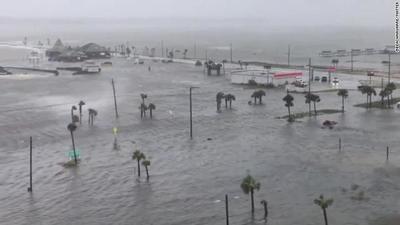 El huracán Sally inundó a Florida con '4 meses de lluvia en 4 horas', según autoridades