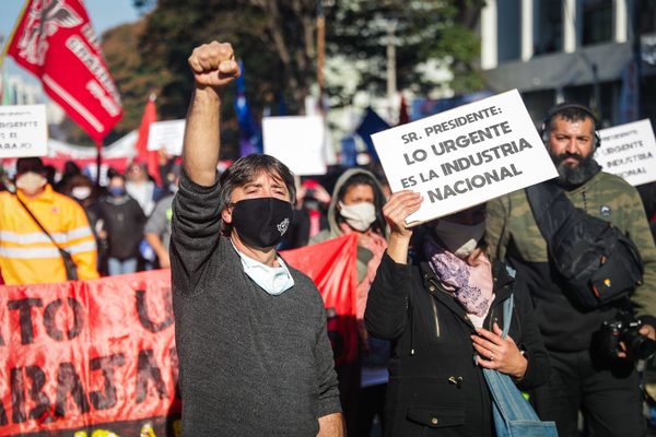 Uruguay vive el primer paro general durante el Gobierno de Lacalle Pou - MarketData