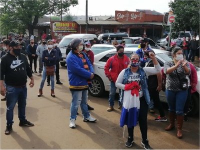 Encarnación: Trabajadores fronterizos exigen reapertura de puente
