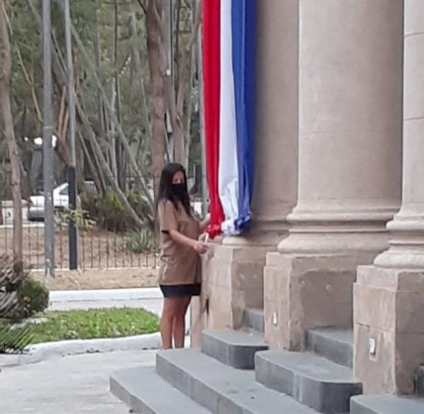 Mujeres que dañaron el Panteón se exponen a 10 años de prisión