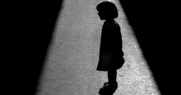La Nación / Niña testigo de video sexual de sus padres quedó a cargo de la abuela