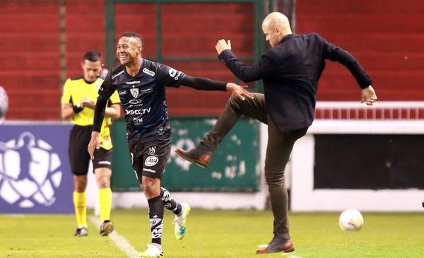 “Fla” humillado en Quito - Fútbol - ABC Color