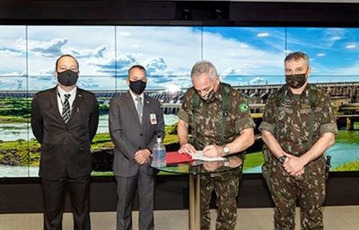 Itaipú y Ejército de Brasil acuerdan reforzar controles - Nacionales - ABC Color