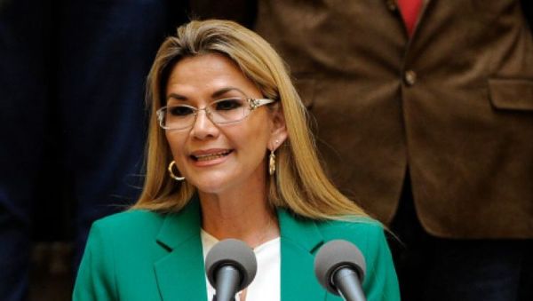 Jeanine Áñez anuncia que no se presentará a elecciones en Bolivia