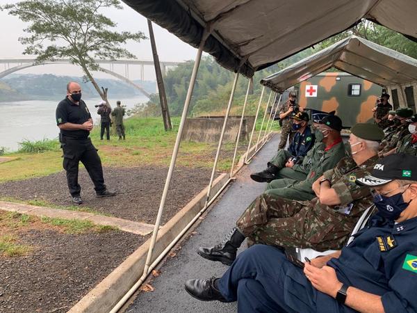 Policía Federal del Brasil realiza constantes intervenciones en el río Paraná - Noticde.com