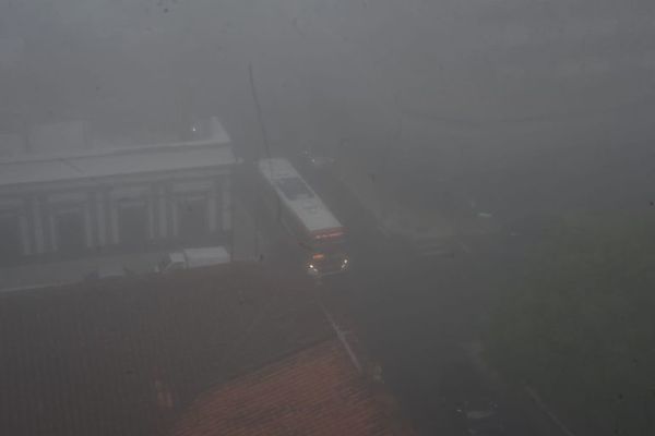 Niebla en Paraguay: Visibilidad llegó a 100 metros, dicen desde Meteorología - A La Gran 7-30 - ABC Color
