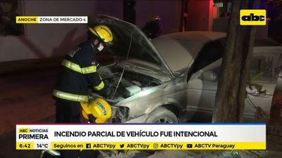 Incendio parcial de vehículo habría sido intencional - ABC Noticias - ABC Color
