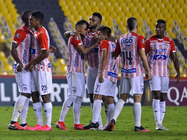Junior revive y deja prácticamente eliminado a Barcelona