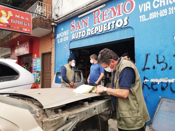Empresarios aplauden despeje de veredas en área públicas · Radio Monumental 1080 AM