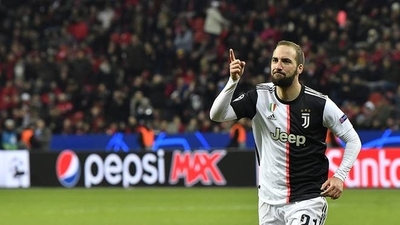 HOY / Beckham se lleva a Higuaín al fútbol estadounidense