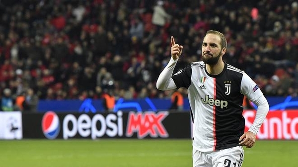 HOY / Beckham se lleva a Higuaín al fútbol estadounidense