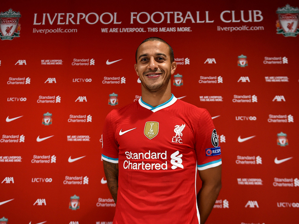 Liverpool presenta a Thiago Alcántara como nuevo refuerzo