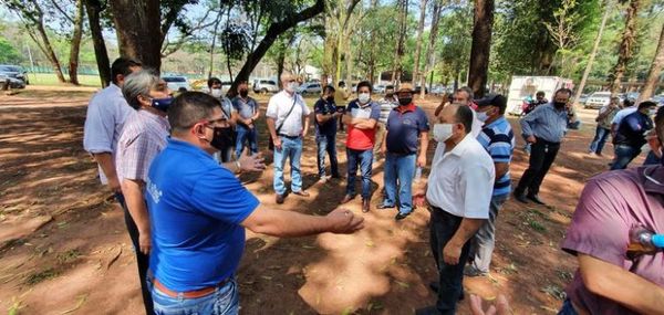 Incidentado inicio de reunión para discutir protocolo de apertura del puente