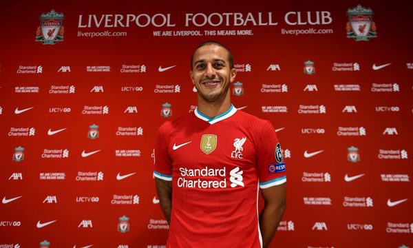 Thiago Alcántara es presentado como nuevo jugador del Liverpool