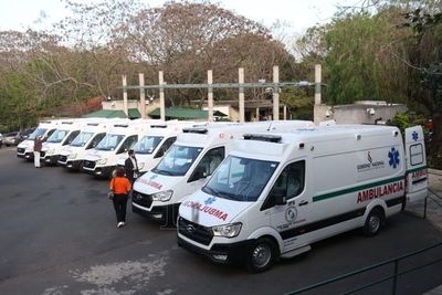 Contrataciones bloquea otra licitación en IPS para alquiler de ambulancias - ADN Paraguayo