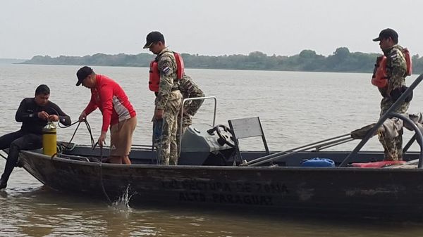 Buzos de la Marina ayudan en la búsqueda del joven desaparecido en el río Paraguay - Nacionales - ABC Color