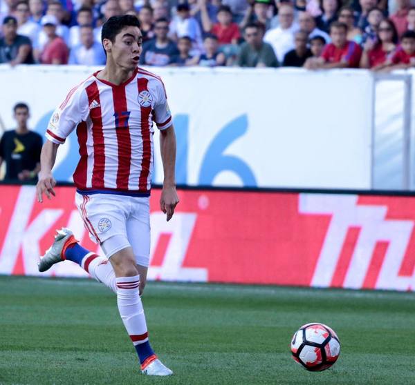 Dan a conocer la lista de convocados a la Albirroja que están en el exterior