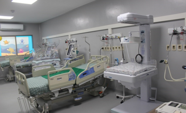 HOY / Desacelera covid-19 y hospitales cuentan con más camas disponibles