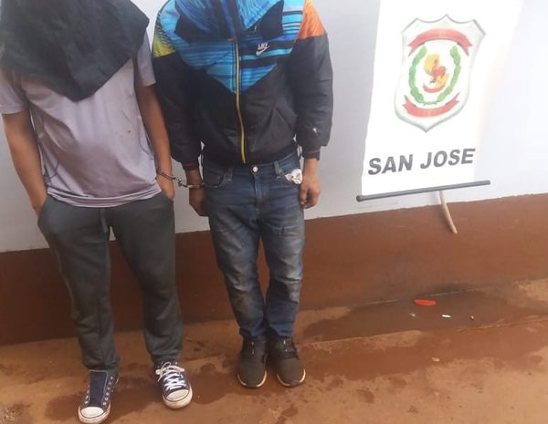Apresan a dos sujetos con marihuana