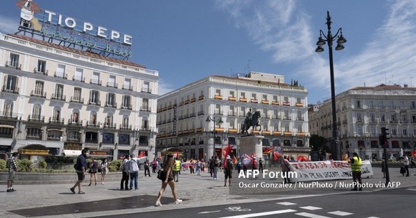 La Nación / Restringirán movilidad de casi 1 millón de madrileños