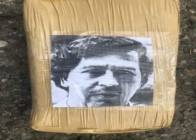 Por qué los narcotraficantes usan a políticos y celebridades para acuñar drogas