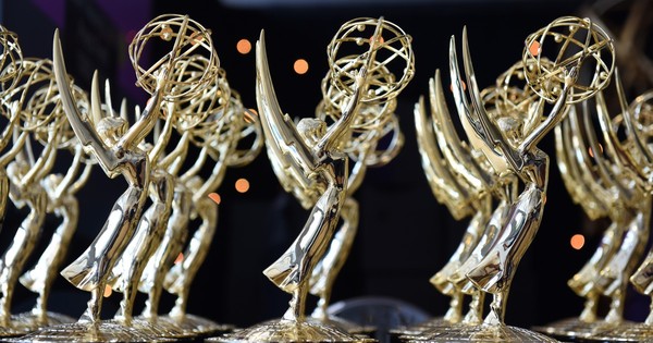 La Nación / Moda, problemas técnicos... groserías: qué esperar de los Emmys virtuales